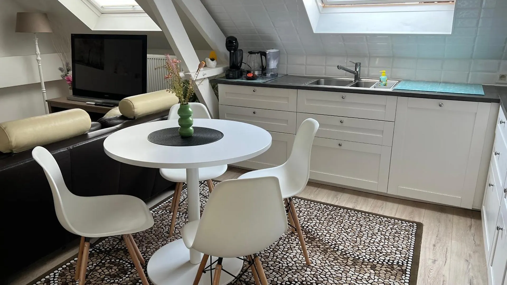 Cosy 1 Bedroom Apartment 900M From Beach Ostend Belgium