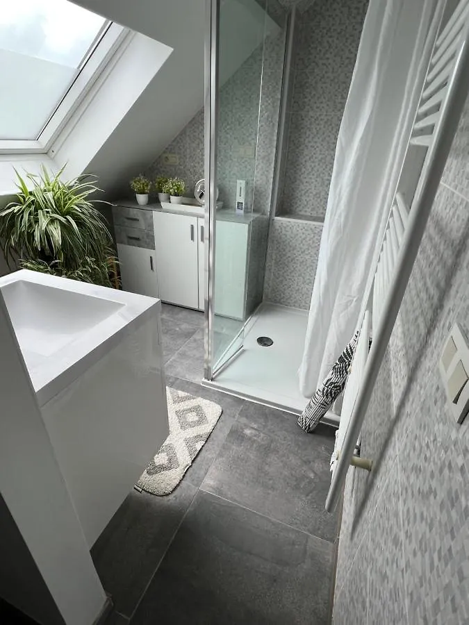Cosy 1 Bedroom Apartment 900M From Beach Ostend