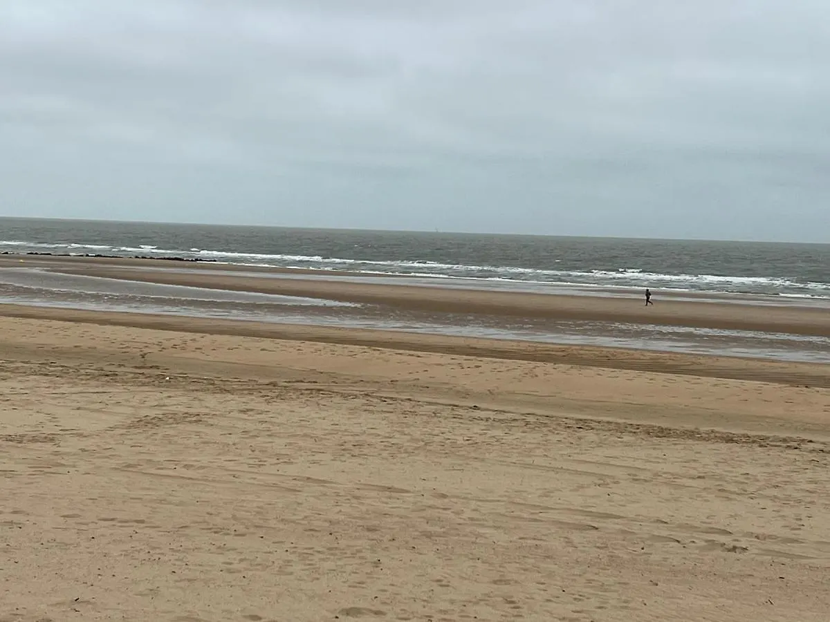 Cosy 1 Bedroom Apartment 900M From Beach Ostend