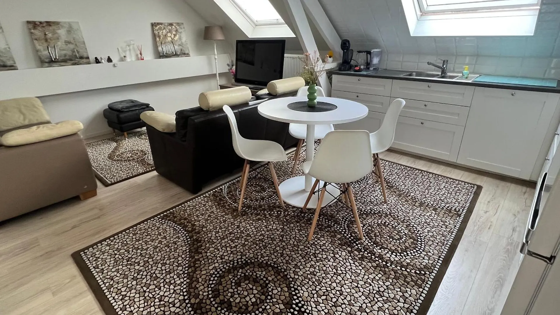 Cosy 1 Bedroom Apartment 900M From Beach Ostend